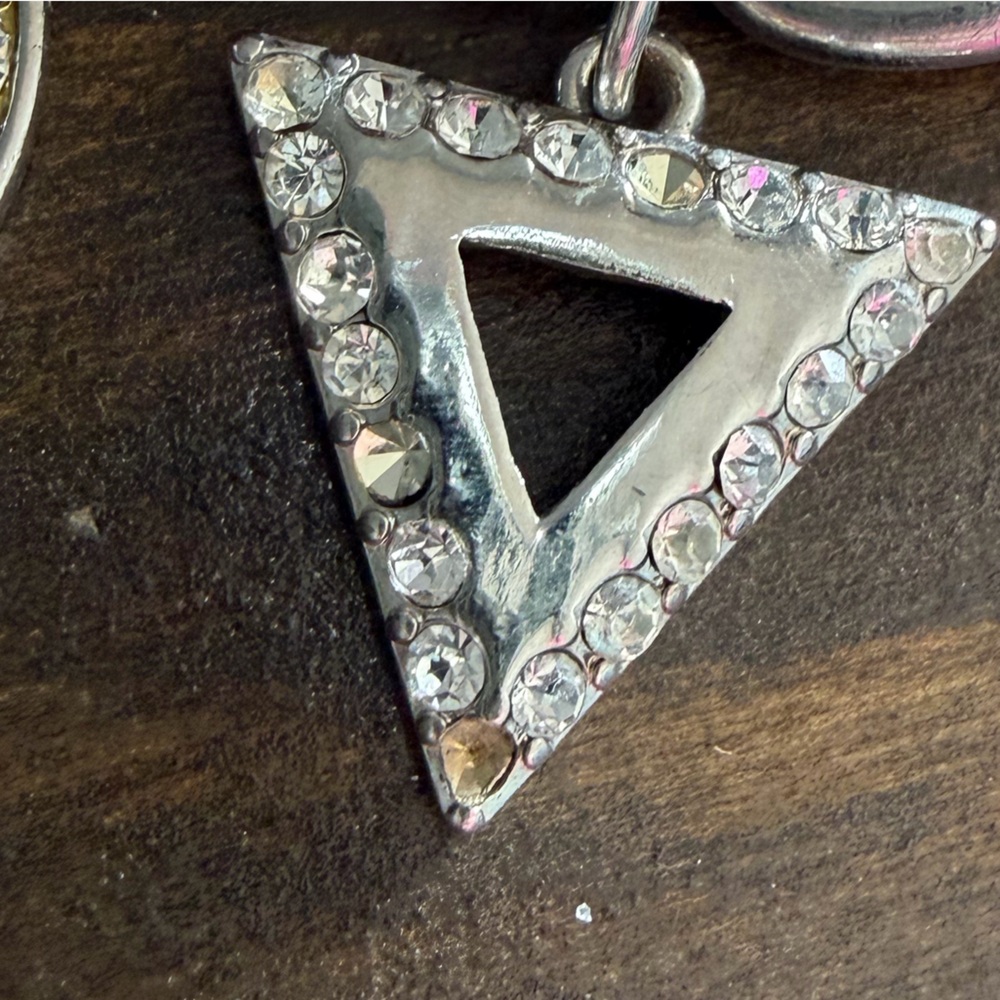 Guess Silver Tone Necklace with Chunky Charm Pendants and Chain with Ribbon 16” - Picture 6 of 12
